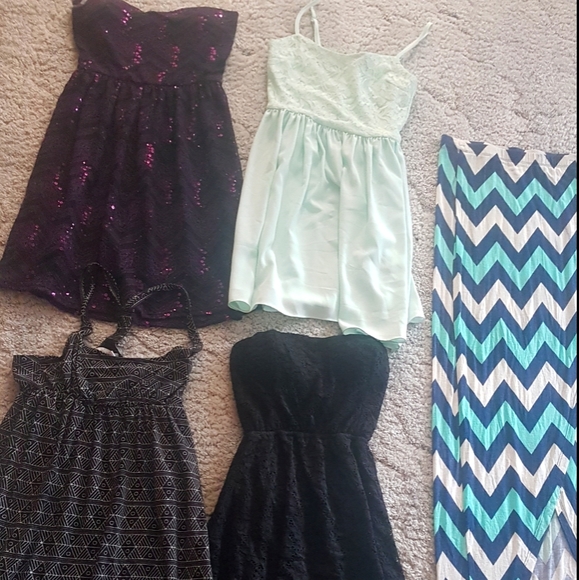 Dresses - Picture 1 of 1